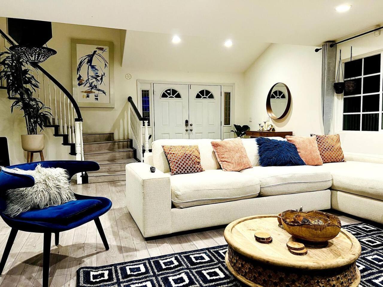 Angeles Hideaway - Costanso Villa *