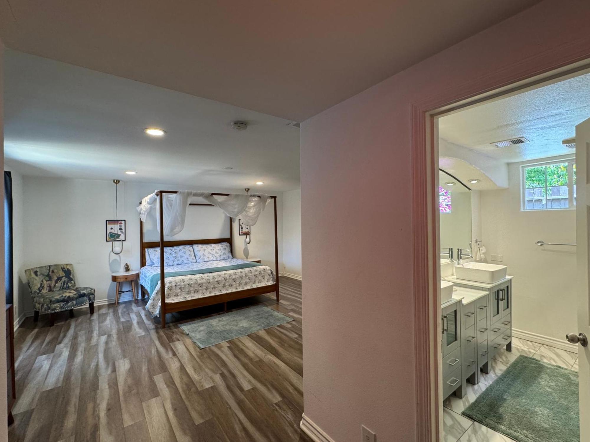Angeles Hideaway - Costanso Villa *